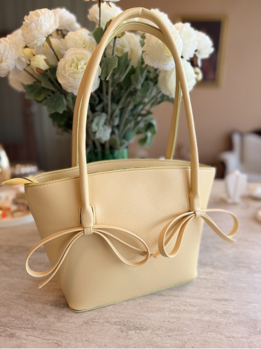 Sarı Fiyonklu Çanta