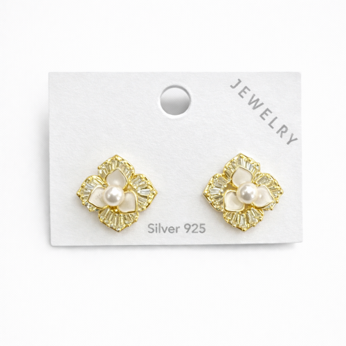 Çiçek Figürlü Gümüş İğneli Küpe