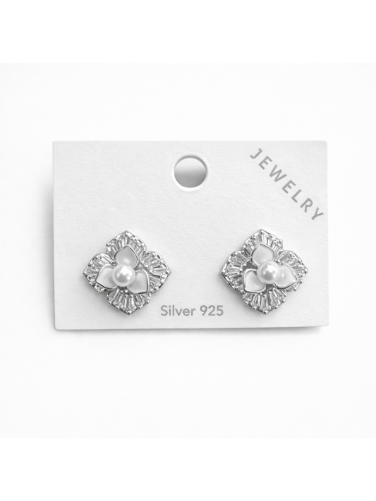 Çiçek Figürlü Gümüş İğneli Küpe