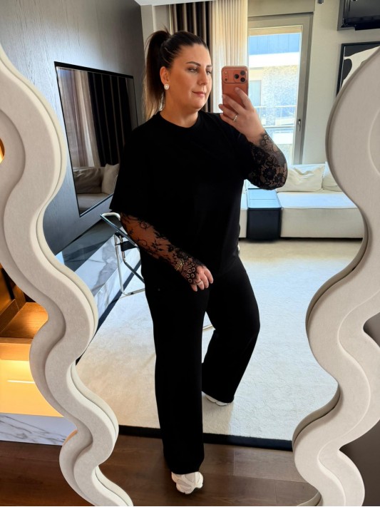 Dantel Detaylı Siyah Tişört