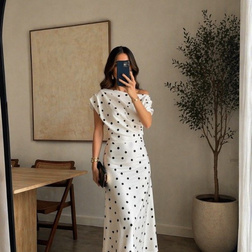 Puantiyeli Elbise