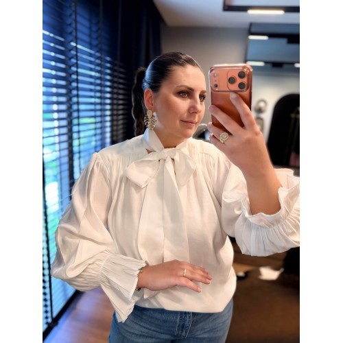 Beyaz Kol Detaylı Gömlek