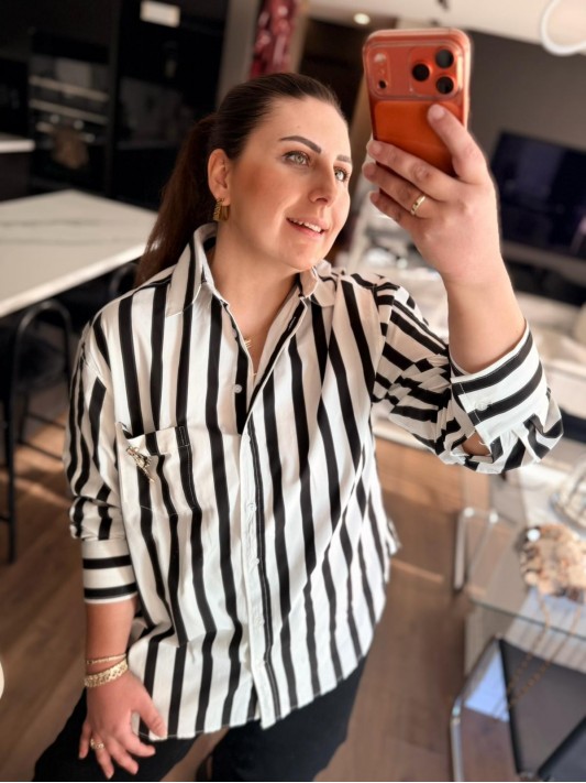 Siyah Çizgili Gömlek